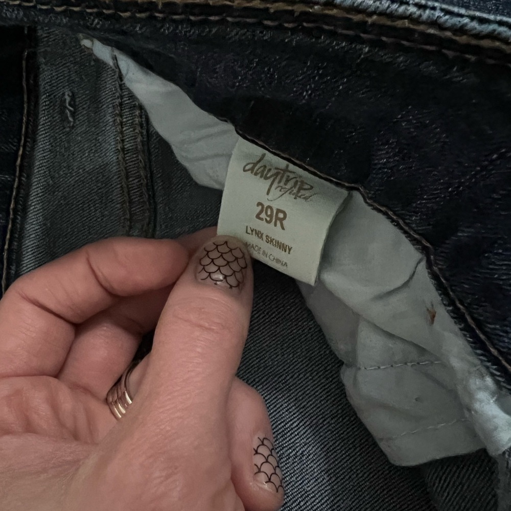Daytrip Women's Dark Blue Distressed Skinny Jeans - Picture 4 of 12